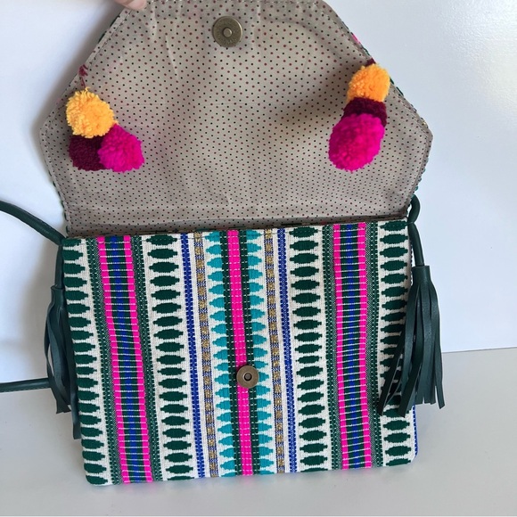 Boho Women’s Woven Pom Pom Tassel Crossbody Bag - Picture 3 of 8